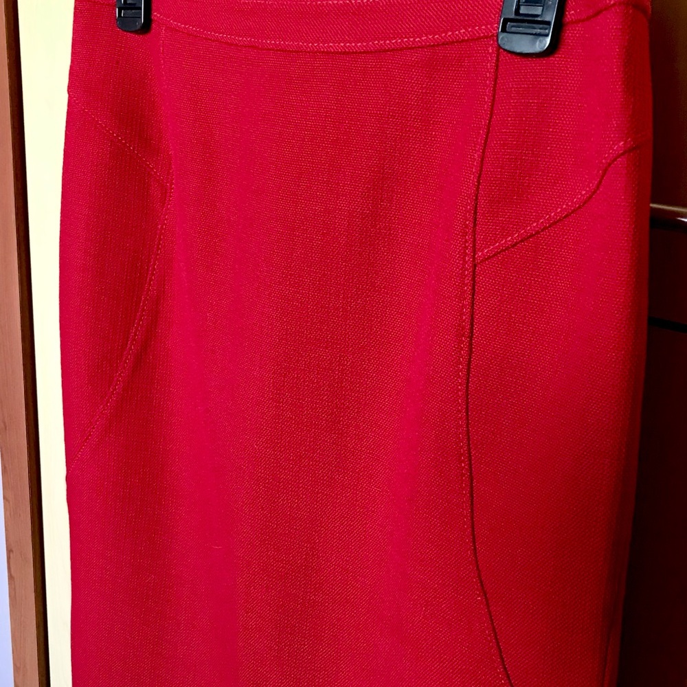 Ann Taylor skirt in excellent condition